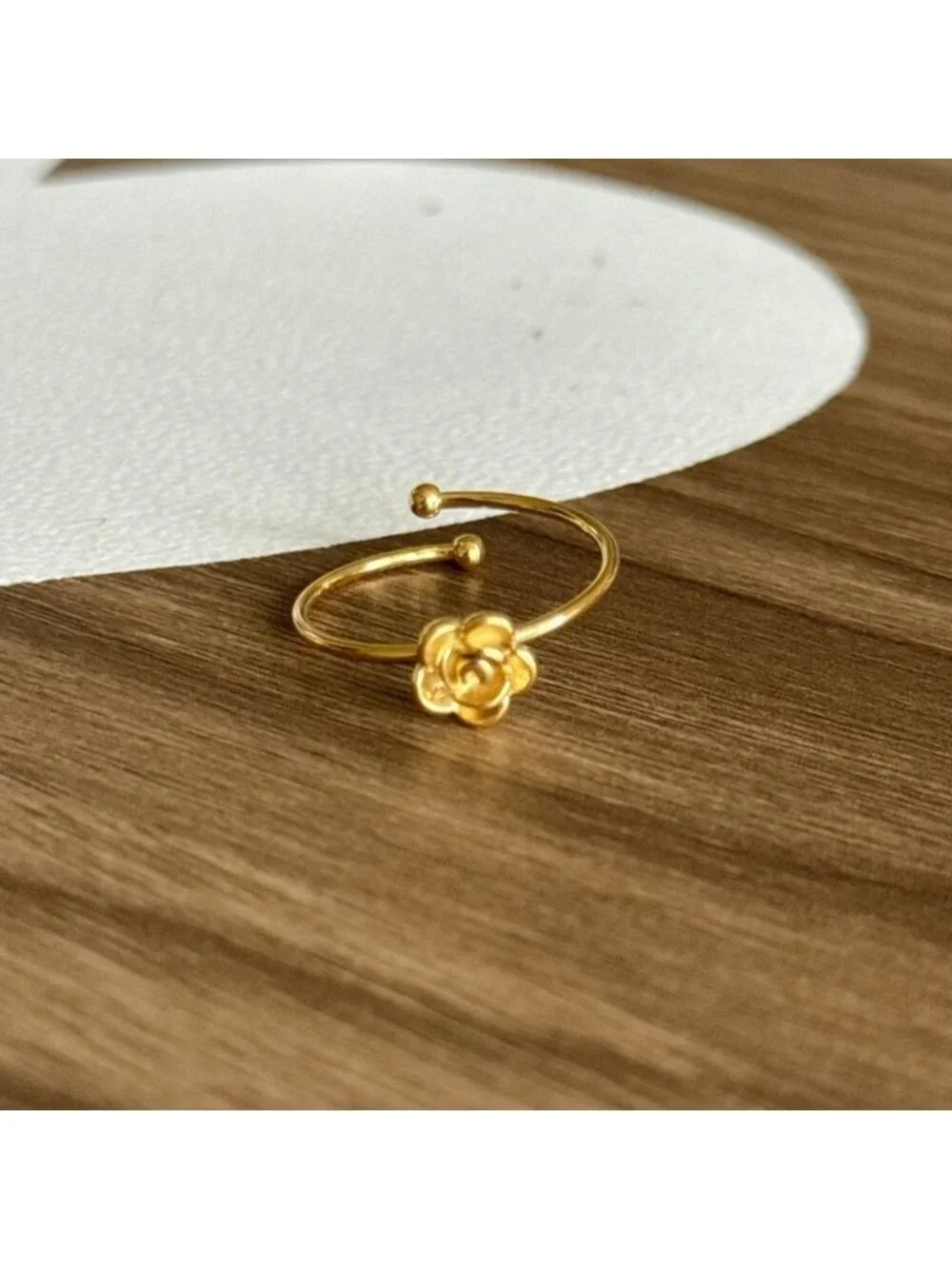 Gold Flower Ring Q591